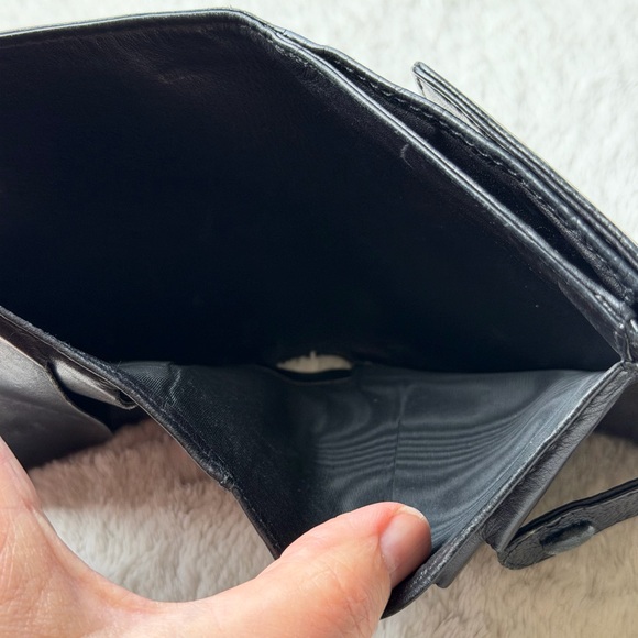 Channel caviar leather compact wallet Authentic with COA black - Picture 7 of 10